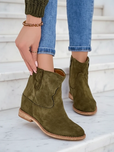 Cizme Royalfashion cu stil cowboy pe un toc acoperit cu platformă Patorias