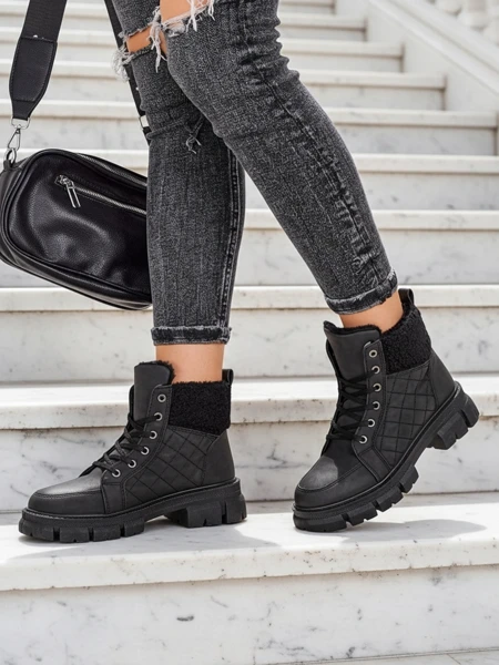 Royalfashion Negru cizme de vânătoare izolate pentru femei Hogenaf