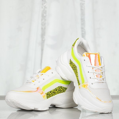Białe sportowe buty damskie na grubej podeszwie Yellow Pearl - Obuwie
