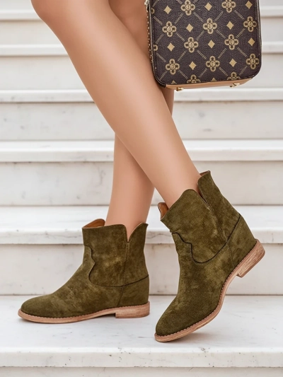 Cizmele de gleznă de tip cowboy pe un toc acoperit, model Blueston