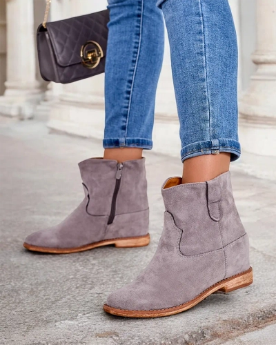 Cizmele de cowboy de la Royalfashion pe un toc acoperit Patorias