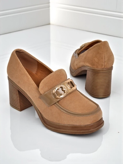 Damskie Loafers Perseida – jasnobrązowe zamszowe na słupku eleganckie