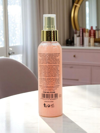 USHAS Summer Spray - Iluminator lichid pentru față și corp Peach