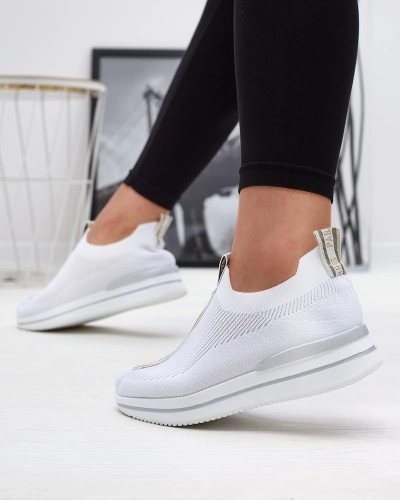 Pantofi sport slip-on de damă cu litere în alb Cerppa- Footwear