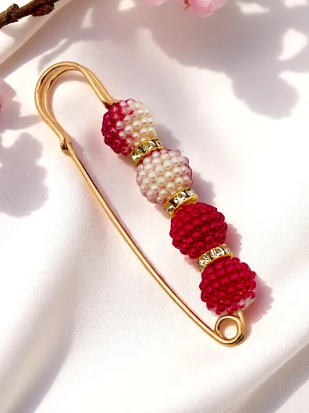 Broșă decorativă de damă cu perle Four Pearls