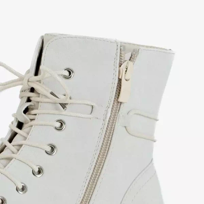 OUTLET Cizme de damă bej cu ornamente Matildat - Încălțăminte