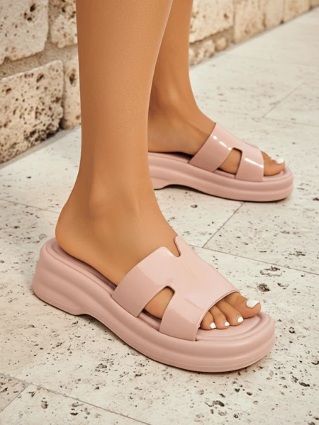 Royalfashion Damskie klapki na grubszej podeszwie Nova Gloss