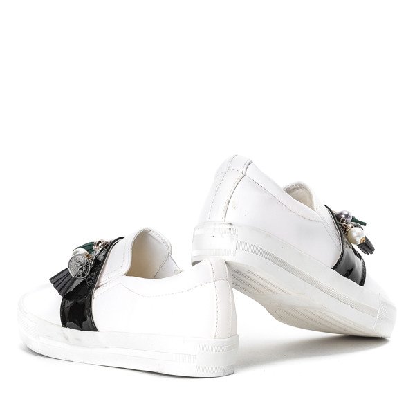 Biało-czarne tenisówki slip on z zawieszkami Clarette - Obuwie