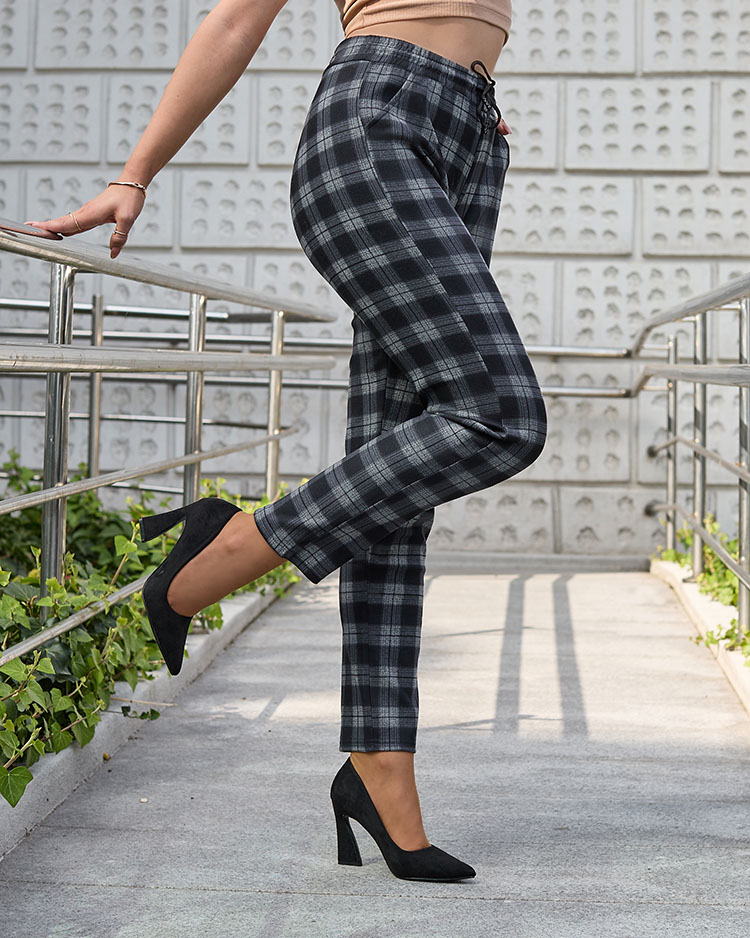 Royalfashion Pantaloni cu carouri gri din țesătură largă pentru femei negre