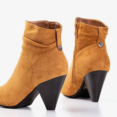 OUTLET Cizme maro cu toc triunghiular Lika - Pantofi