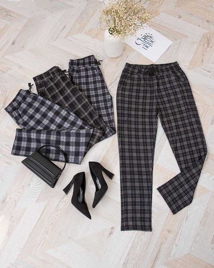 Royalfashion Pantaloni cu carouri gri din țesătură largă pentru femei negre