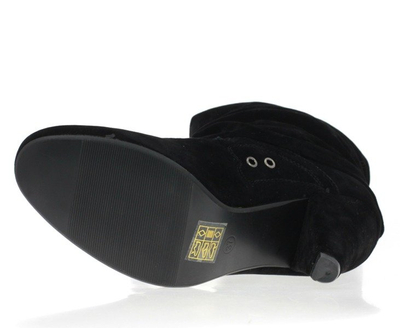 Czarne botki na grubszej szpilce - Obuwie