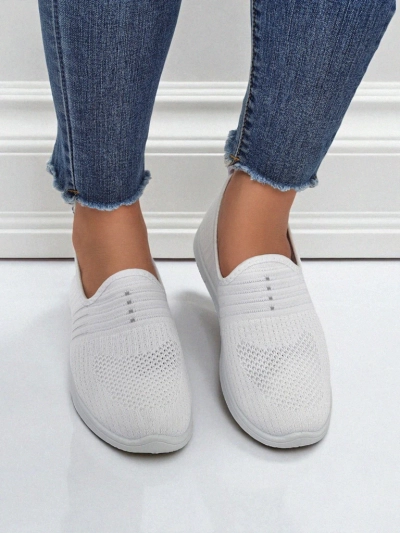 Damskie biale slip-ony Tkanina Callisto – lekkie buty na wiosne i lato