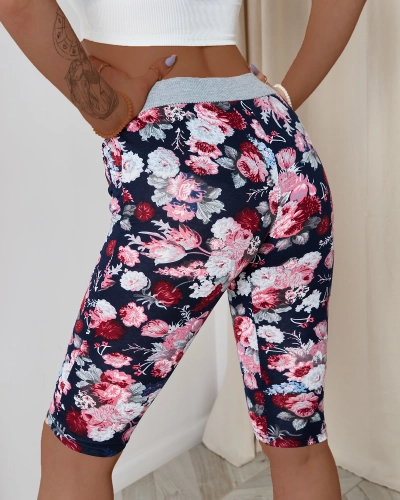 Pantaloni scurți de damă maro 3/4 cu model floral - Îmbrăcăminte
