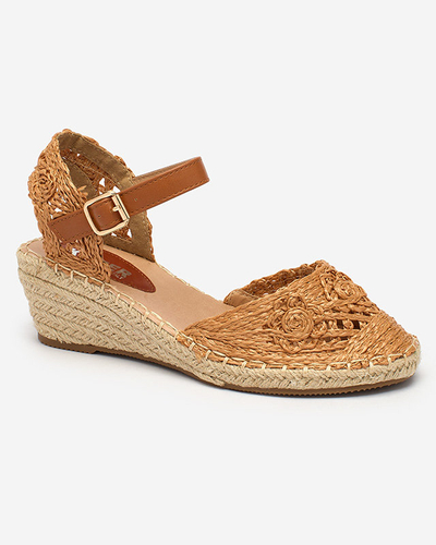 Royalfashion Sandale împletite pe tocuri pentru femei de culoare camel Gluzja