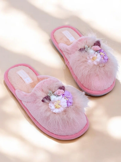 Papuci de blană pentru femei Royalfashion cu flori Ederra