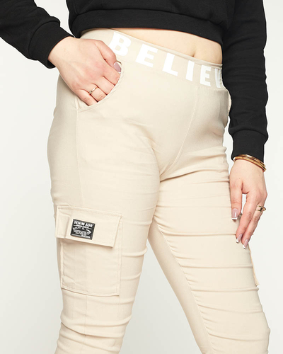 Pantaloni cargo bej a'la femei cu buzunare PLUS SIZE - Îmbrăcăminte