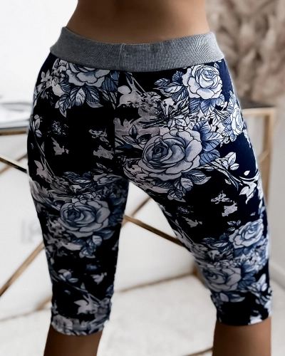 Pantaloni scurți 3/4 damă bleumarin și albastru cu model floral PLUS SIZE - Îmbrăcăminte
