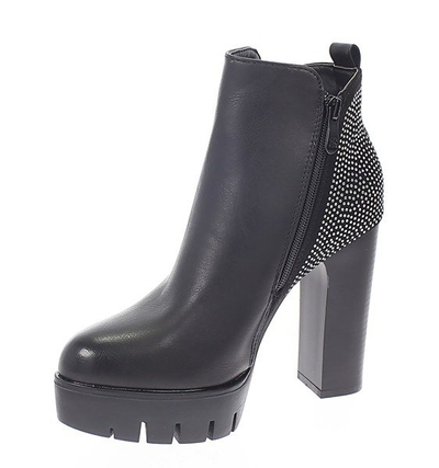 Czarne botki na słupku - Obuwie