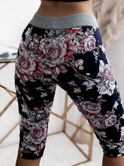 Pantaloni scurti de dama 3/4 florali in culoarea bleumarin si coral PLUS SIZE - Imbracaminte