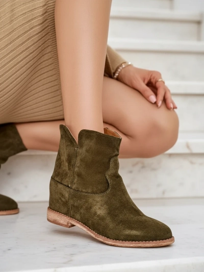 Cizmele de gleznă de tip cowboy pe un toc acoperit, model Blueston