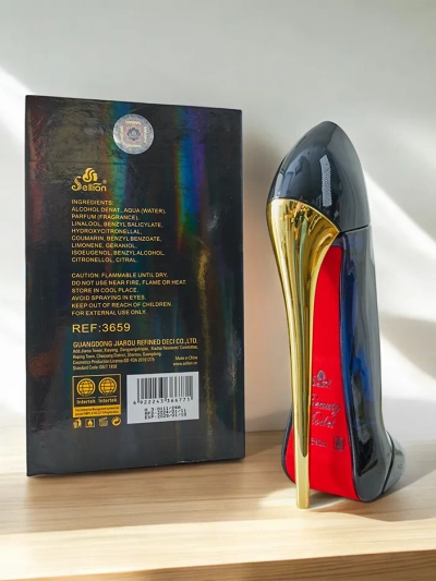 Model de frumusețe - apă de parfum 800ml