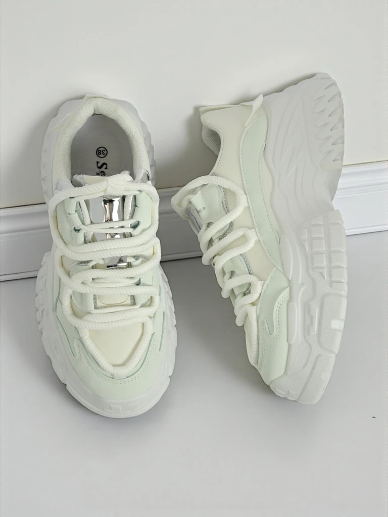 Дамскэ sneakers-ы Artemisia Bianca на платформье зэ скуры экологічнэй 6,5 цм