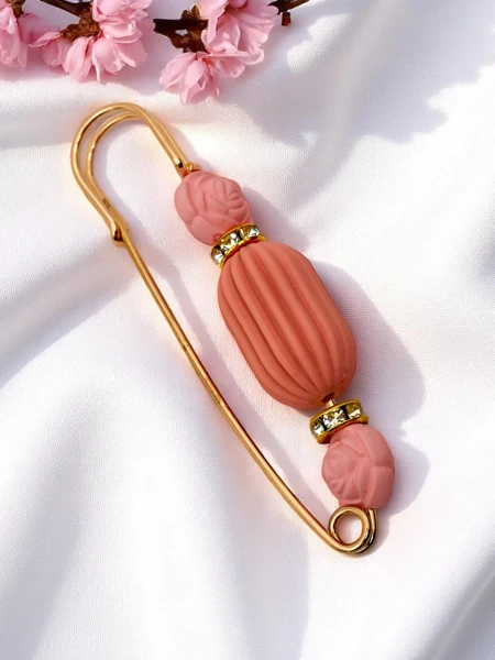 Broșă decorativă de damă cu trandafiri Rose Charm