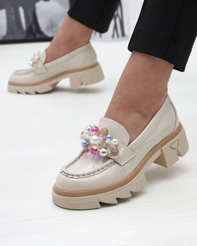 Mocasini bej lăcuit pentru femei Geloppa- Footwear