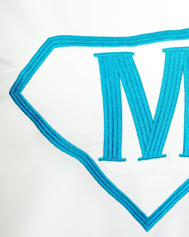 Set trening sport alb-albastru pentru damă cu ecuson - Îmbrăcăminte