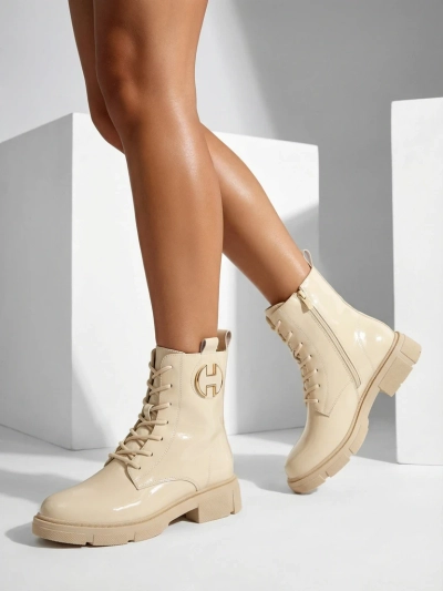 Botine de damă lăcuite cu șireturi Kalen