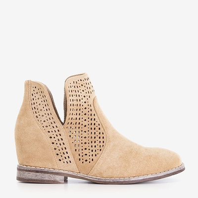 Cizme maro pe o pană de interior a'la cizme de cowboy Besiks- încălțăminte