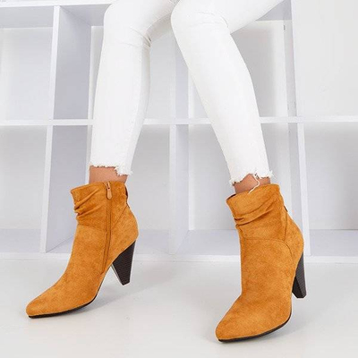 OUTLET Cizme maro cu toc triunghiular Lika - Pantofi