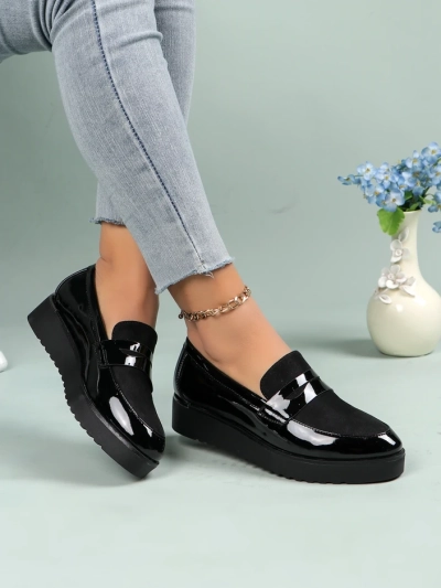 Royalfashion Mocasi pentru femei din piele lacuită Afidale