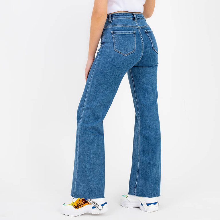 Blugi evazați pentru femei - Îmbrăcăminte