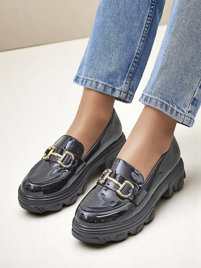 Royalfashion Mocasini de damă din piele lăcuită cu decorațiune Catifea Neagră