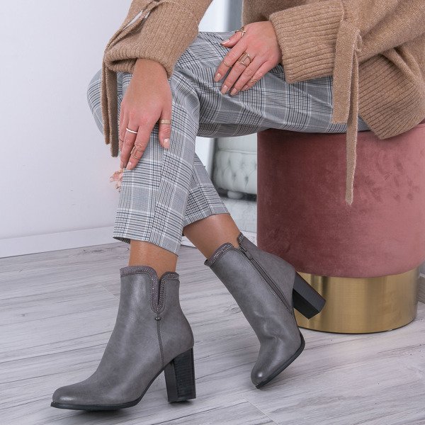 Szare botki na słupku Maddison - Obuwie