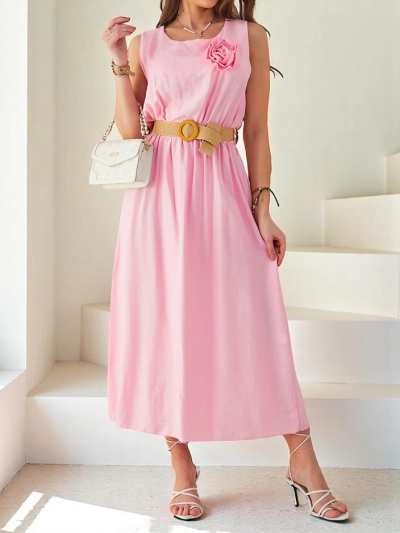 Rochie midi Royalfashion pentru femei cu bretele, având un decolteu rotund cu o floare decorativă