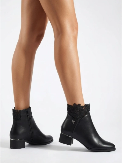 Botine damă din piele ecologică cu dantelă Velmi