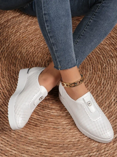 Pantofi perforați pentru femei Royalfashion Slip-on Goffies