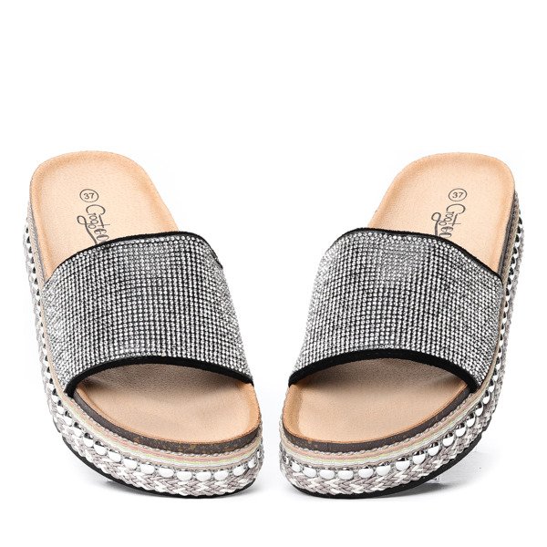 Czarne klapki z cyrkoniami na platformie Naomie- Obuwie