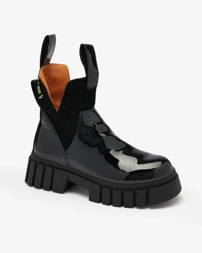 Royalfashion Cizme izolate din piele întoarsă pentru femei negre Eratra