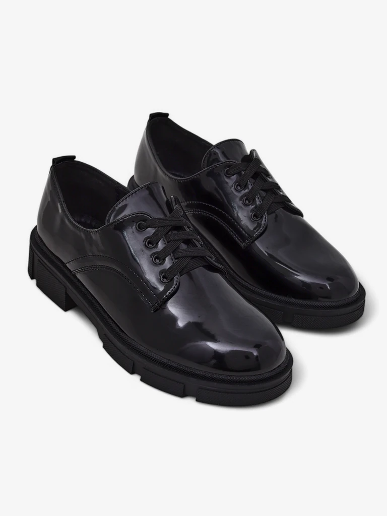 Royalfashion Pantofi din piele lacuită pentru femei Omey