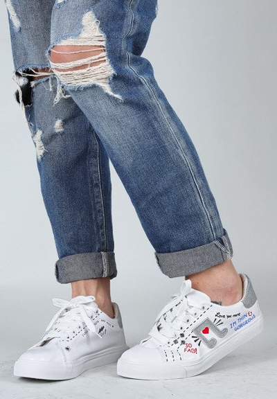 Biało-srebrne tenisówki z printem Sunny- Obuwie