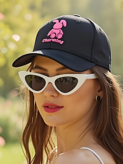 Royalfashion Șapcă cu Patch Iepuraș care Face cu Ochiu'