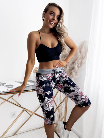 Pantaloni scurti de dama 3/4 florali in culoarea bleumarin si coral PLUS SIZE - Imbracaminte