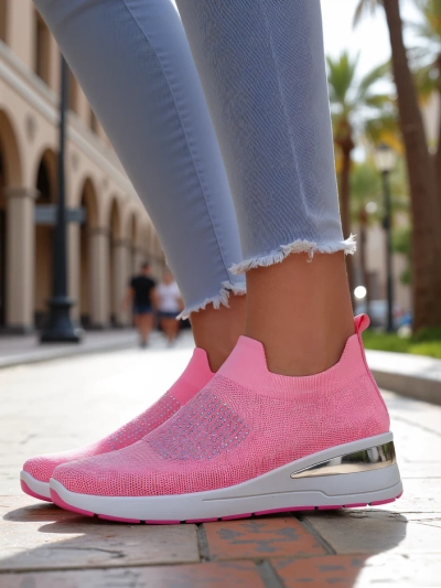 Adidași cu talpă înaltă pentru femei Royalfashion, cu aplicații de strasuri Qelavise