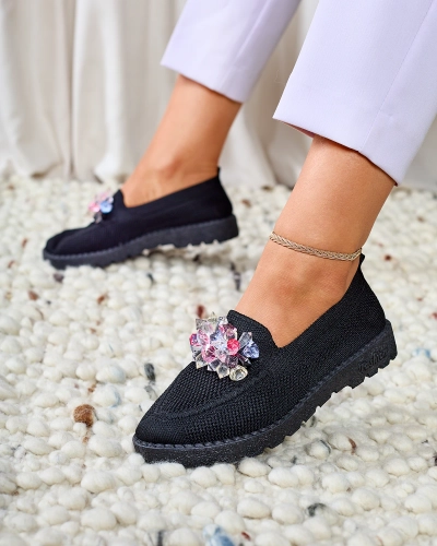 Royalfashion Pantofi de damă negri înfrumusețați pe jumătate Enweta