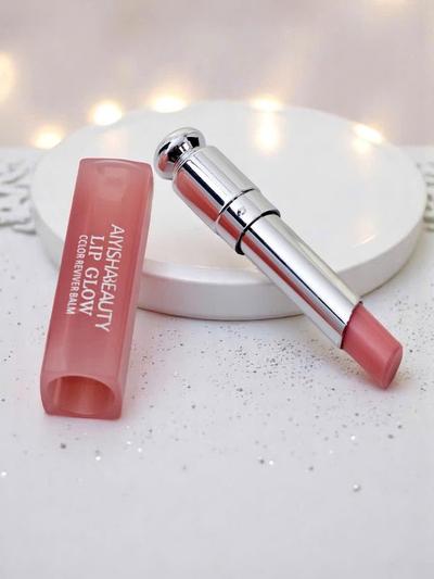 Balsam de buze hidratant în nuanța Powder Pink
