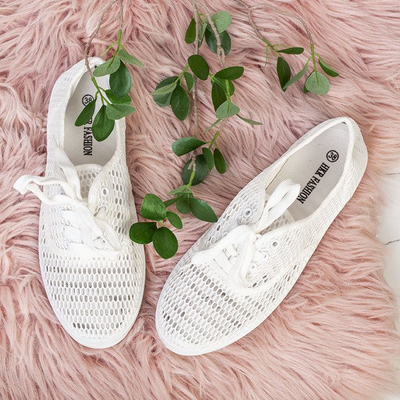 Adidași albi cu finisaj ajurat Carlana - Încălțăminte